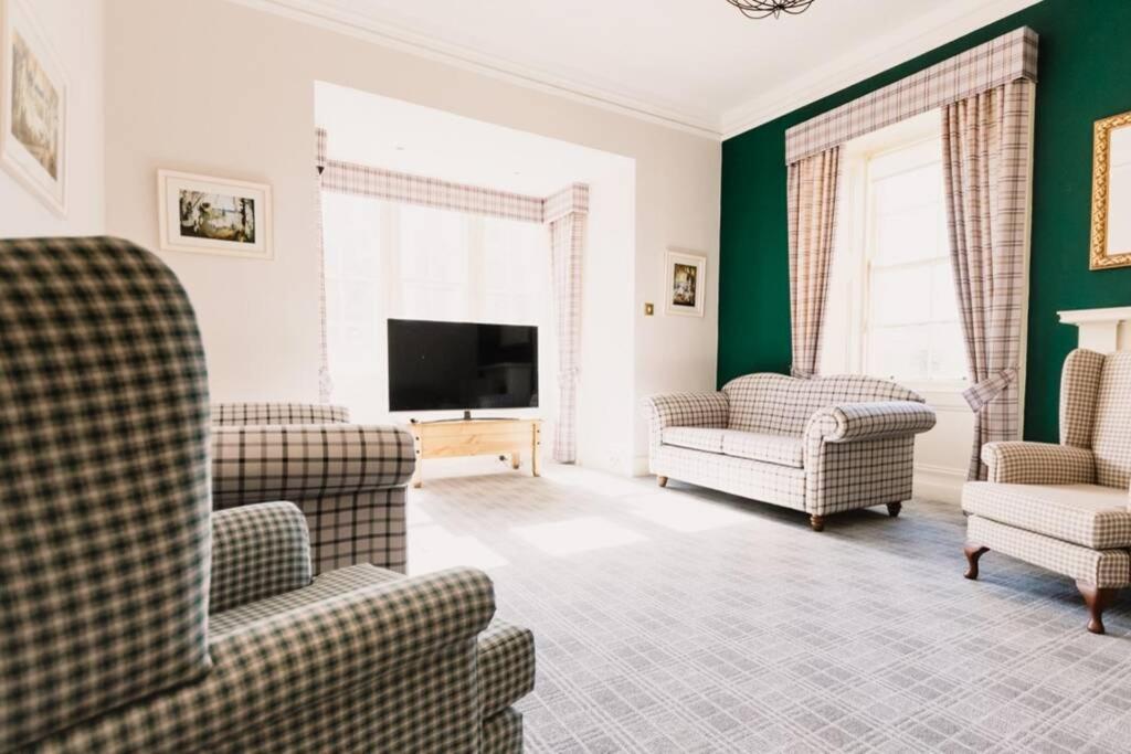 Wallace Apartment - A Unique Apartment In Countryside Park With Wifi And Access To Bar And Pool بيرث المظهر الخارجي الصورة