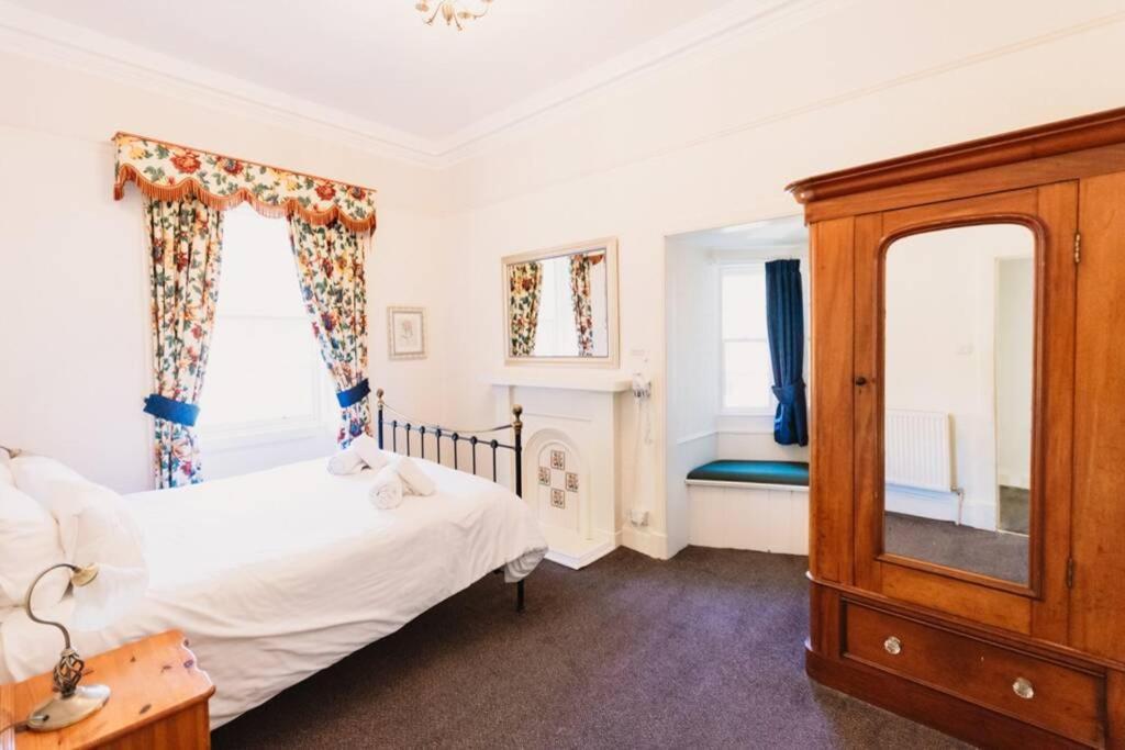 Wallace Apartment - A Unique Apartment In Countryside Park With Wifi And Access To Bar And Pool بيرث المظهر الخارجي الصورة