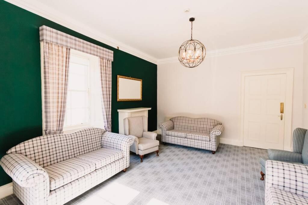 Wallace Apartment - A Unique Apartment In Countryside Park With Wifi And Access To Bar And Pool بيرث المظهر الخارجي الصورة