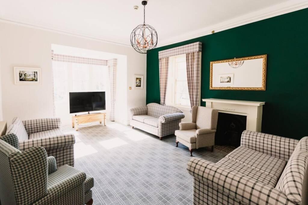 Wallace Apartment - A Unique Apartment In Countryside Park With Wifi And Access To Bar And Pool بيرث المظهر الخارجي الصورة